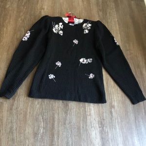 Lewit Black Floral Embroidered Sweater